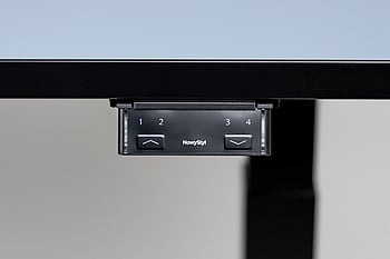 Steuerpanel eines höhenverstellbaren Schreibtischs