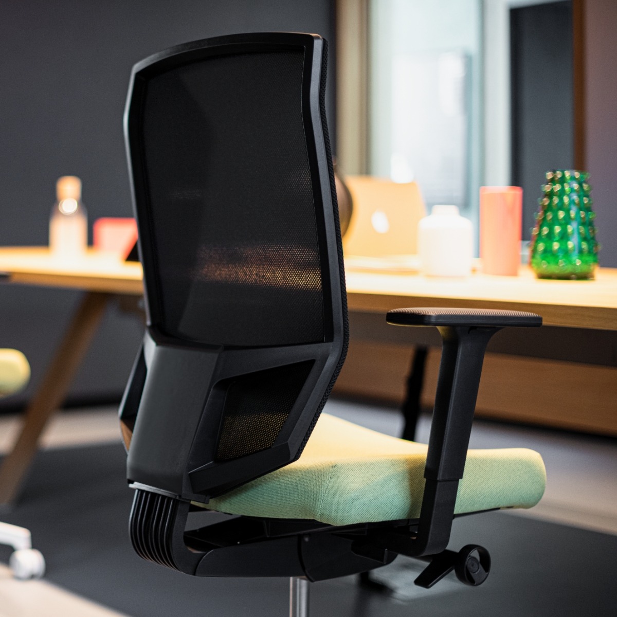Dauphin Bürostuhl @Just evo mesh black