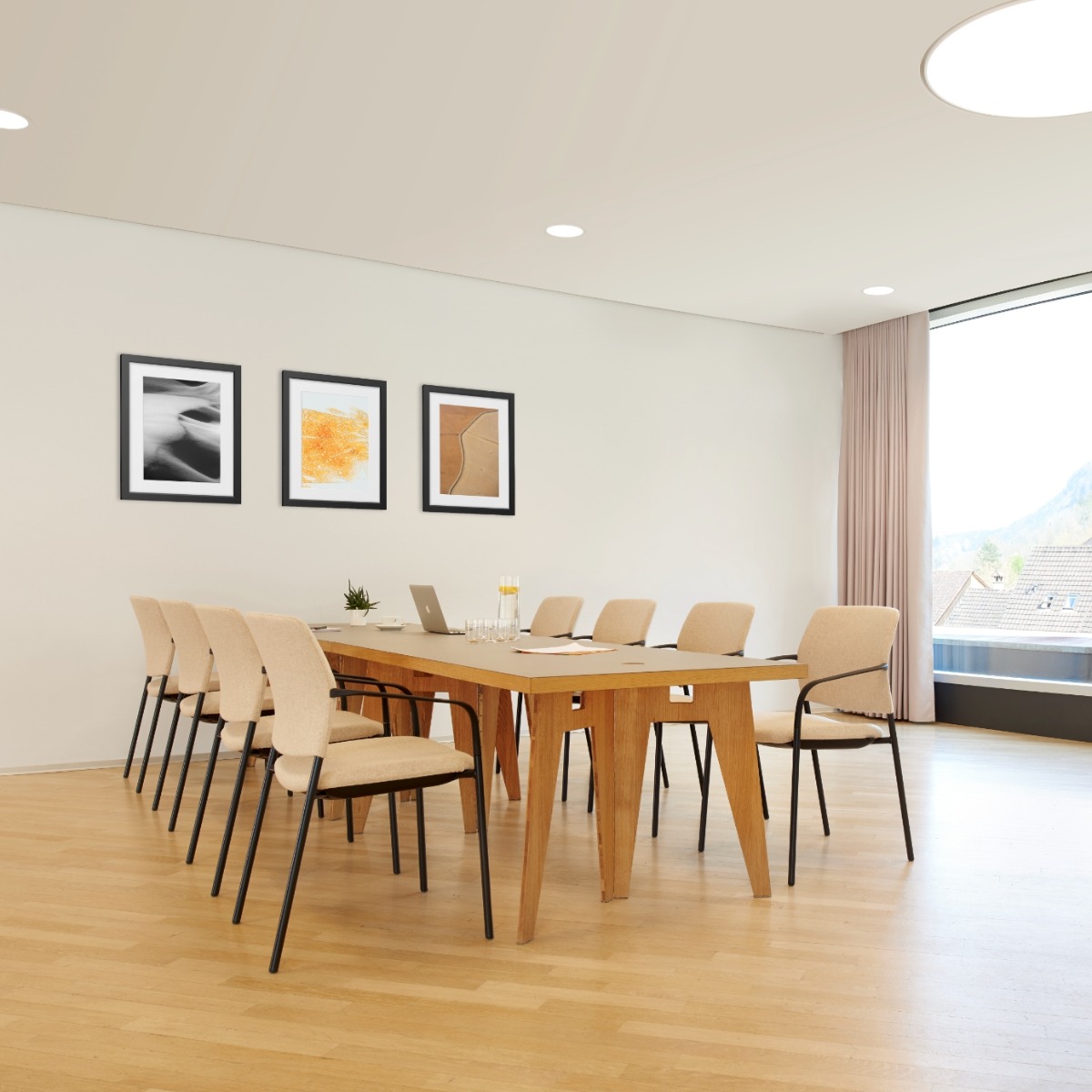 Dauphin Konferenzstuhl Cay Vierbein