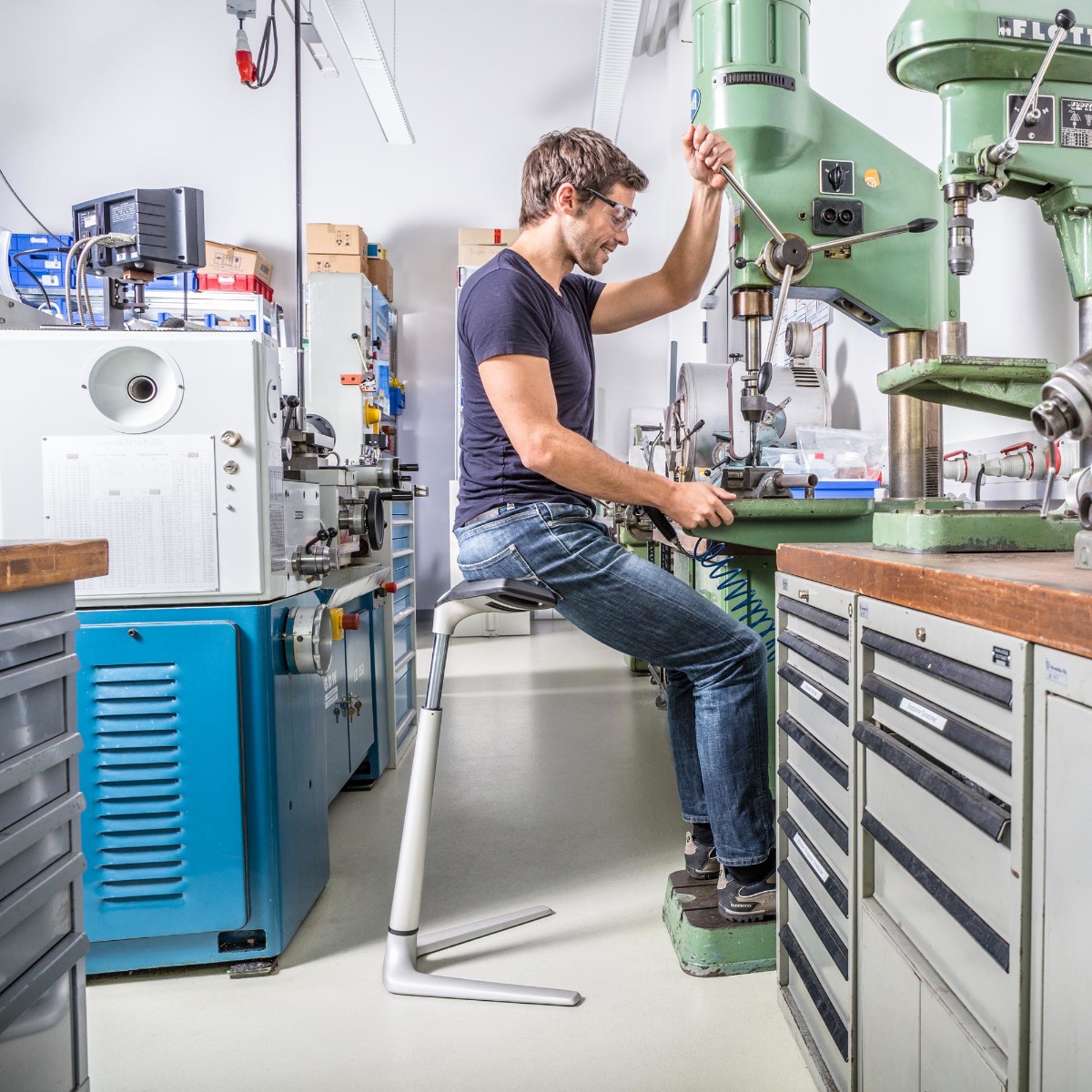 Ergonomischer ESD-Arbeitsstuhl