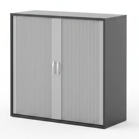 Der Querrollladenschrank Pro 3OH in Kombination mit anderen Büromöbeln der Serie Pro