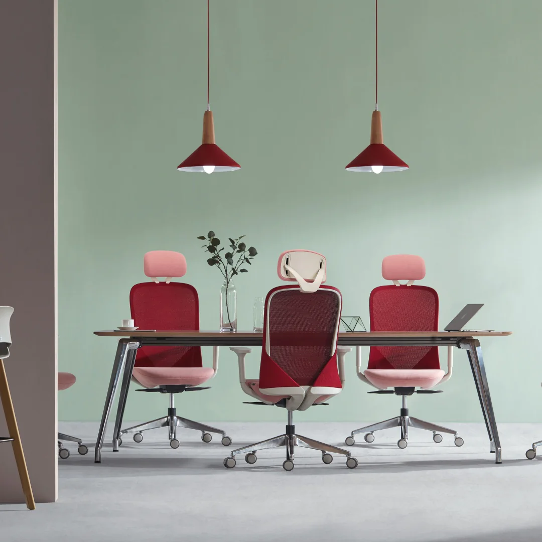Ergonomischer Bürostuhl AVEZA PRO mit dynamischer V-förmiger Rückenlehne