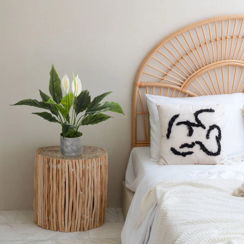 Kunstpflanze Spathiphyllum 1 als repräsentative und pflegeleichte Dekoration im Büro