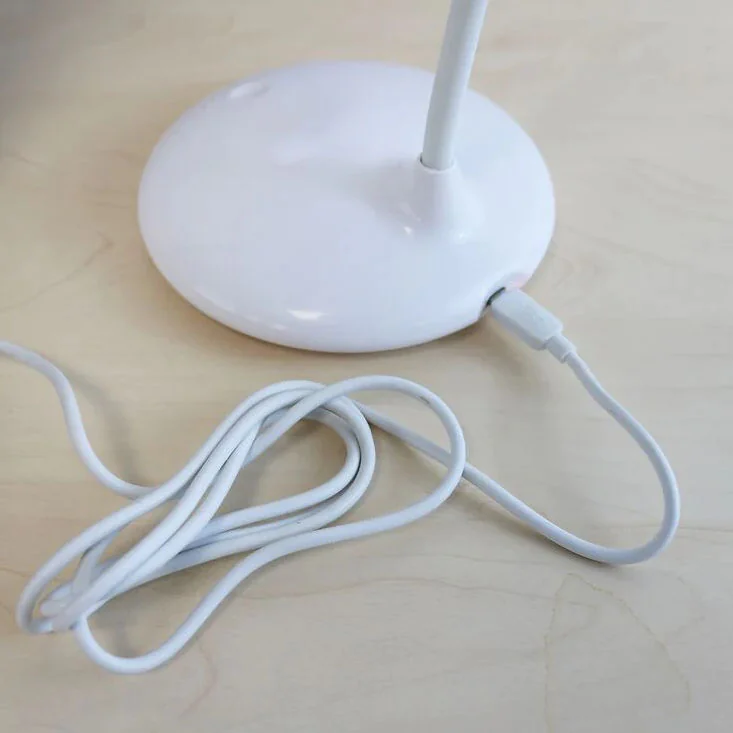 Detailansicht des flexiblen Arms und der intuitiven Touch-Bedienung