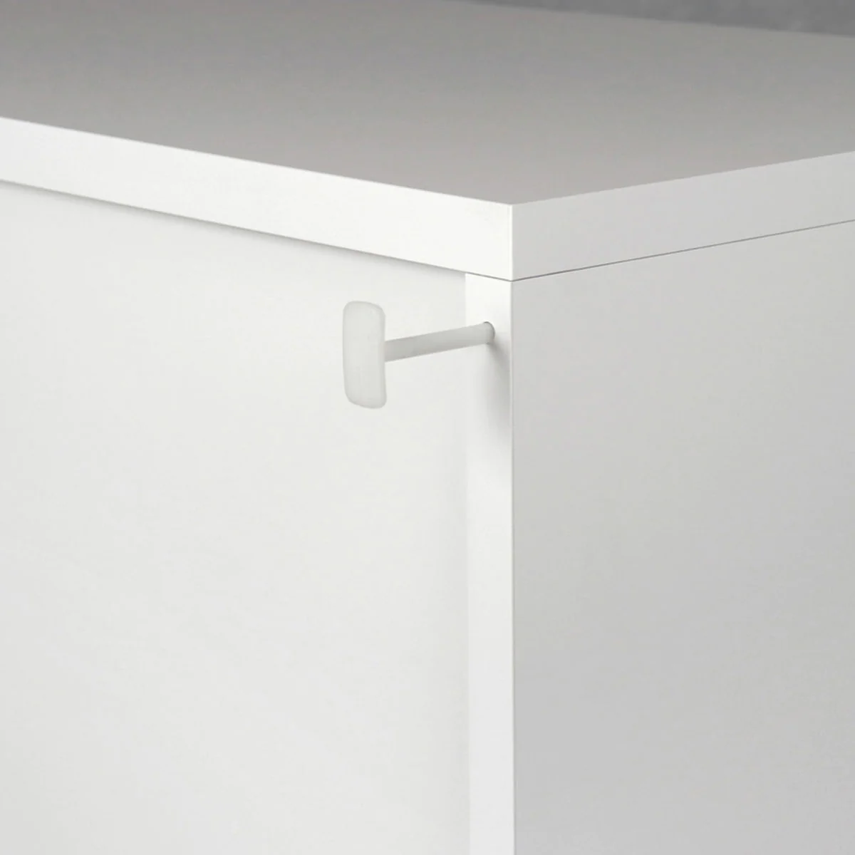 Regal FlexWall 4 OH als Teil einer individuell gestalteten Schrankwand