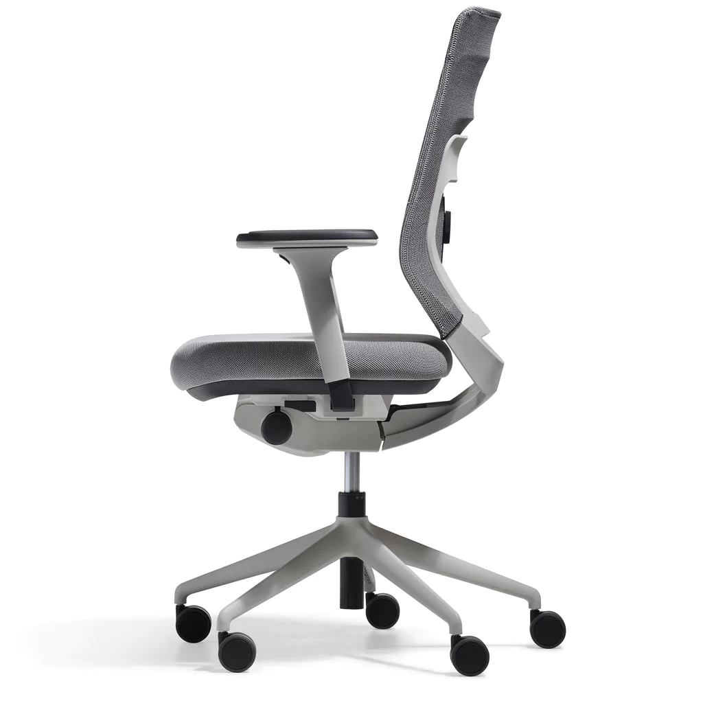 Der fm asiento Bürostuhl in der Farbe Hellgrau