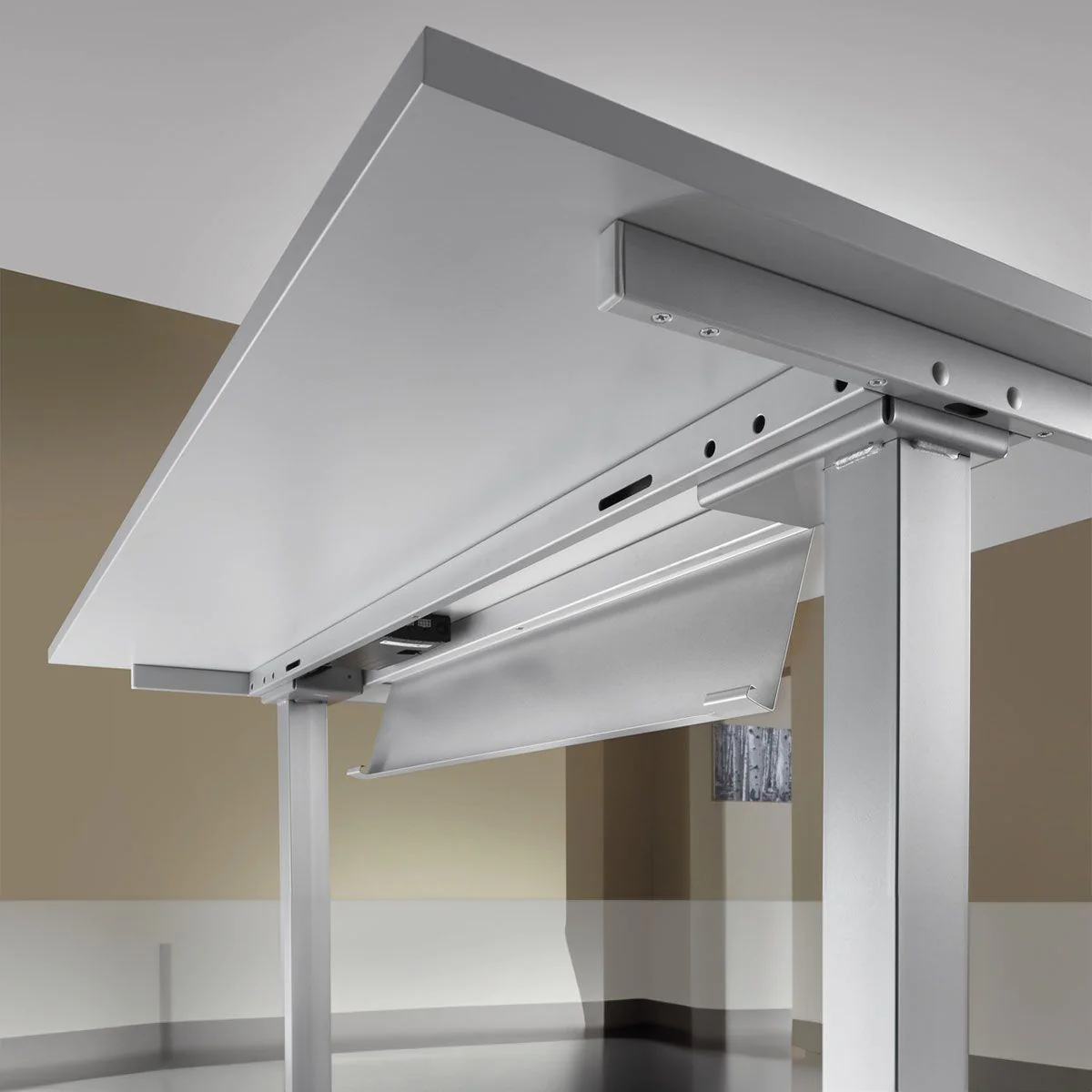 XDSM Freiform Schreibtisch, 180 cm, elektrisch höhenverstellbar, 2 Motoren von Hammerbacher - Produktbild 13 von 13
