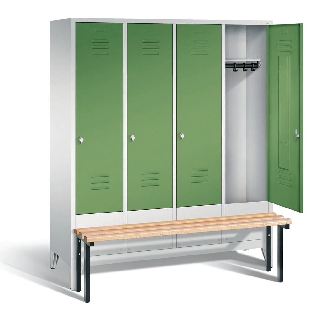 Garderobenschrank im Eingangsbereich eines Unternehmens