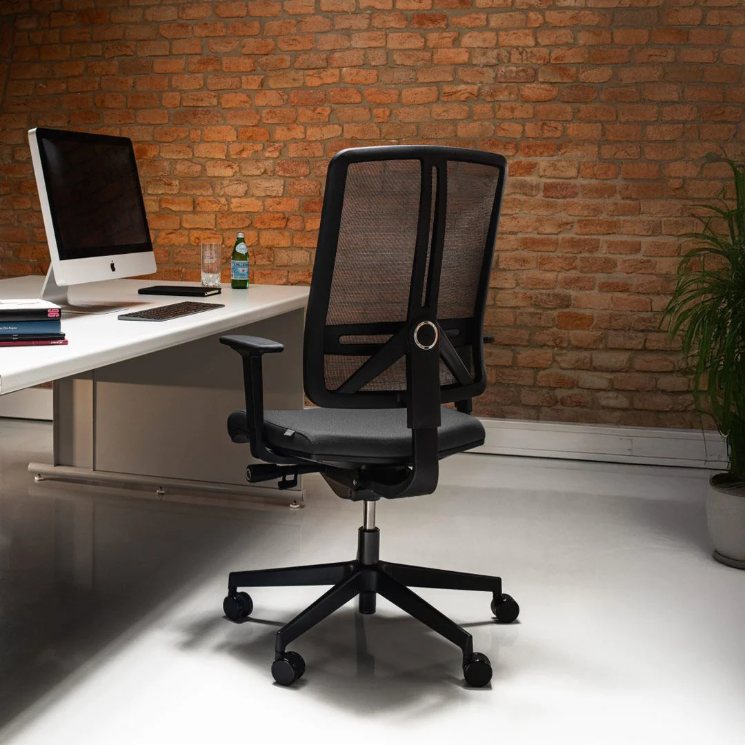 Hochwertiger ergonomischer Drehstuhl mit Netzrücken