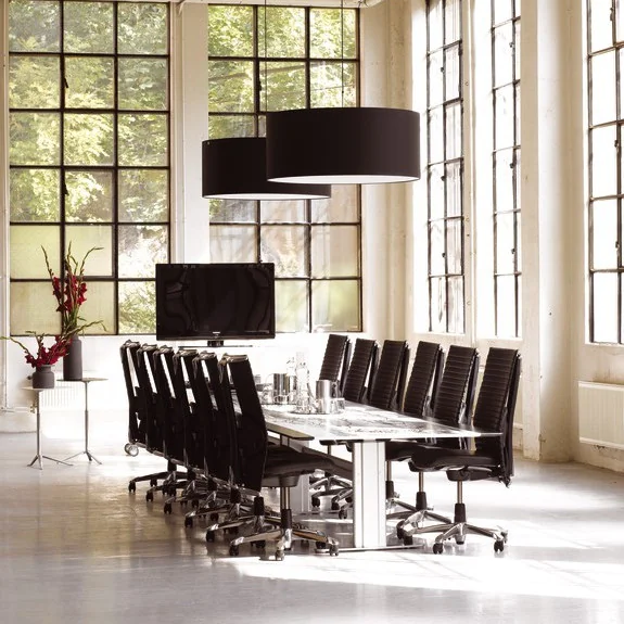 Luxuriöser Konferenzstuhl HÅG Excellence 9373 mit dynamischer HÅG inBalance® Mechanik