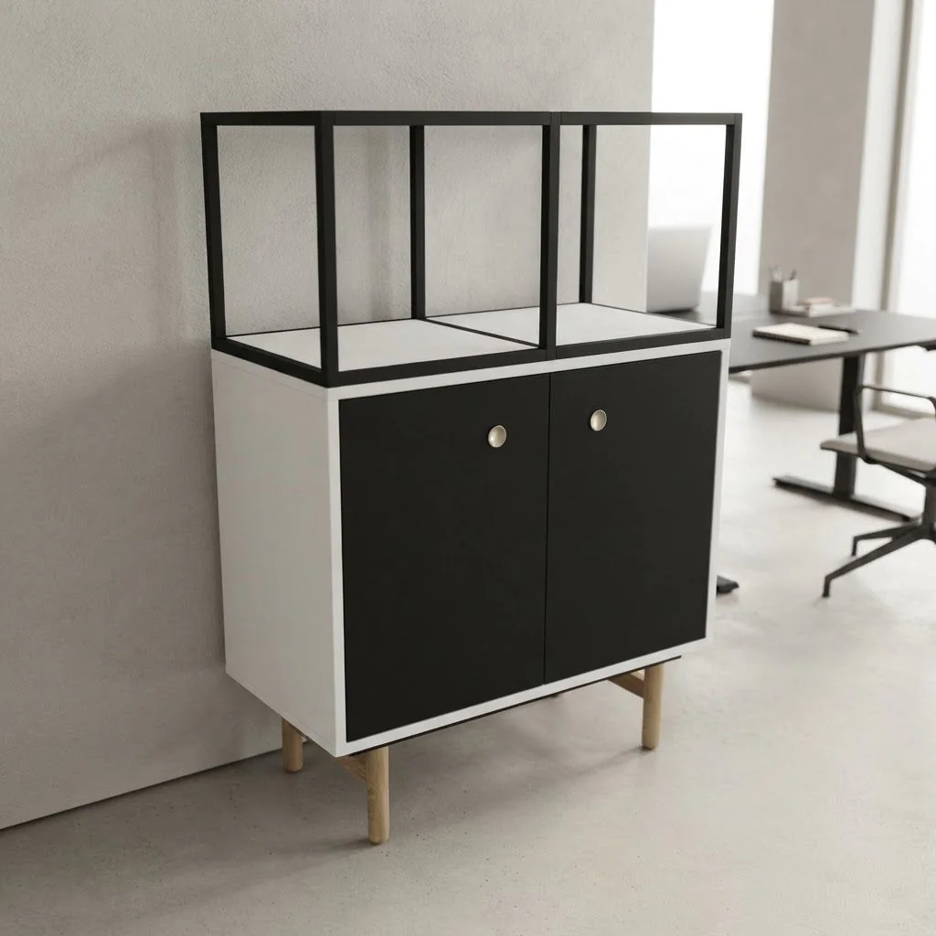 Bisley Bridge Flügeltürenschrank mit Regaltop als Credenza im Designbüro