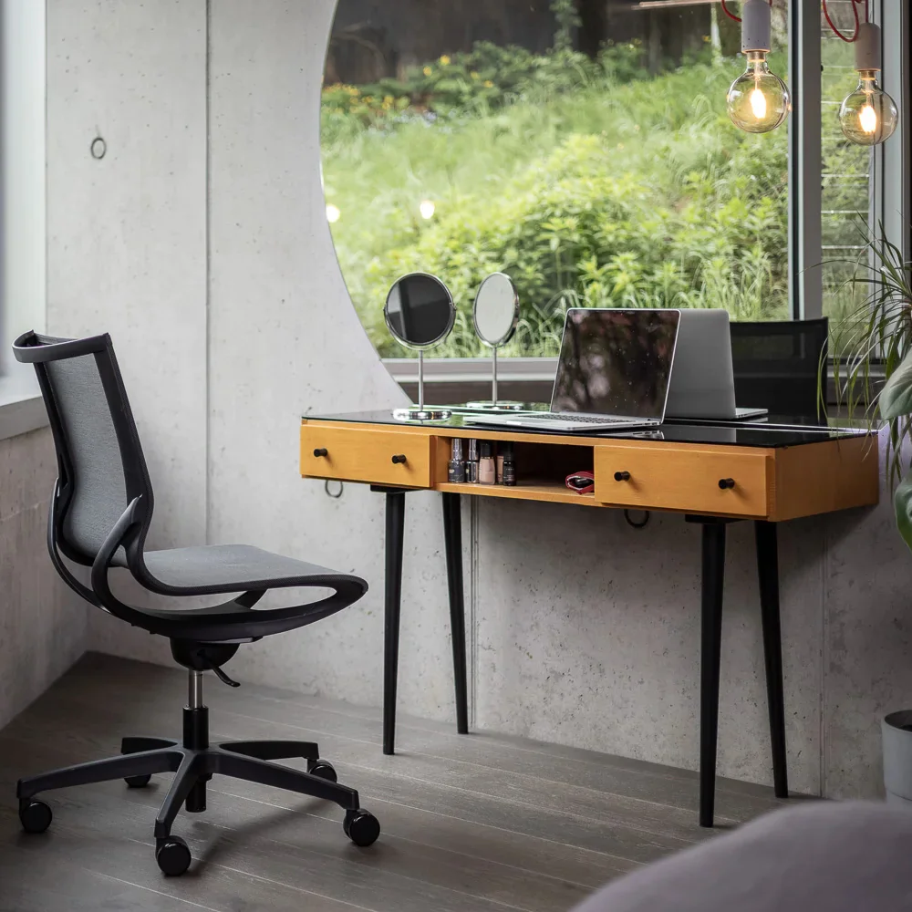 Bürostuhl ZERO G 1352 von RIM in einem modernen Büro