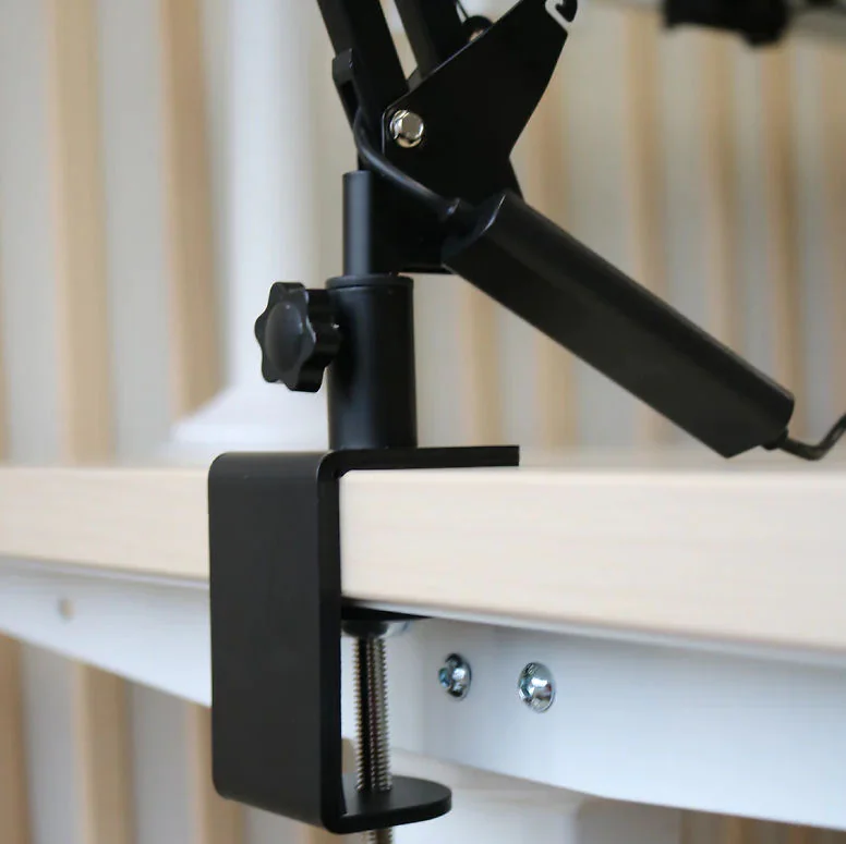 Detailansicht der Gelenke und der Touch-Steuerung am Sockel der SWINGOLED 2.0